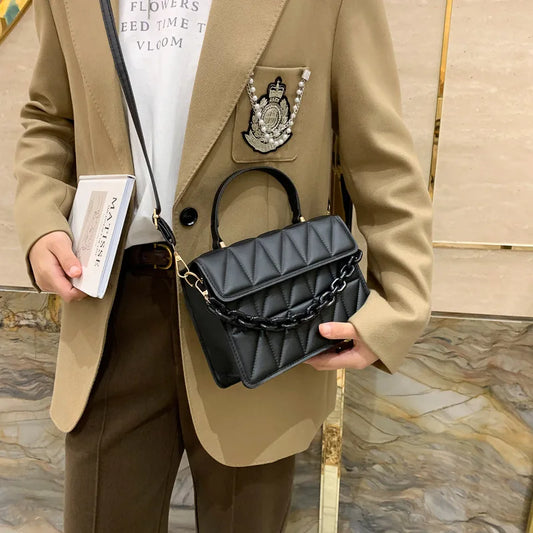 תיק בשילוב שרשרת- בלייז