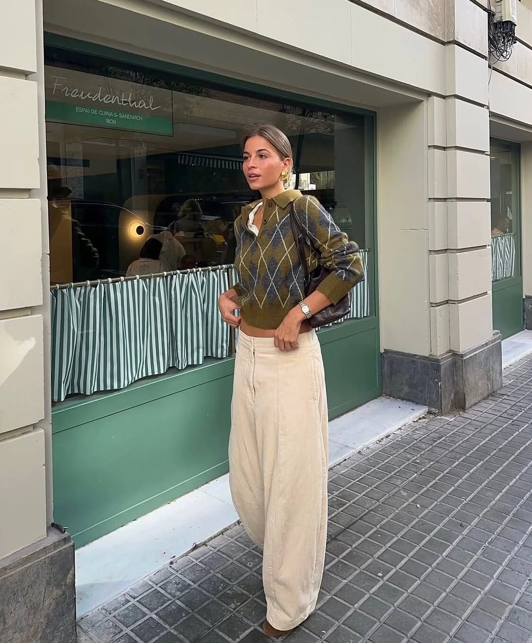 חולצת סוודר דגם פרסלי