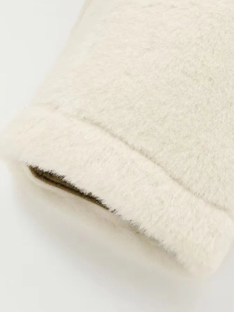 ג'קט פרווה דגם שקד